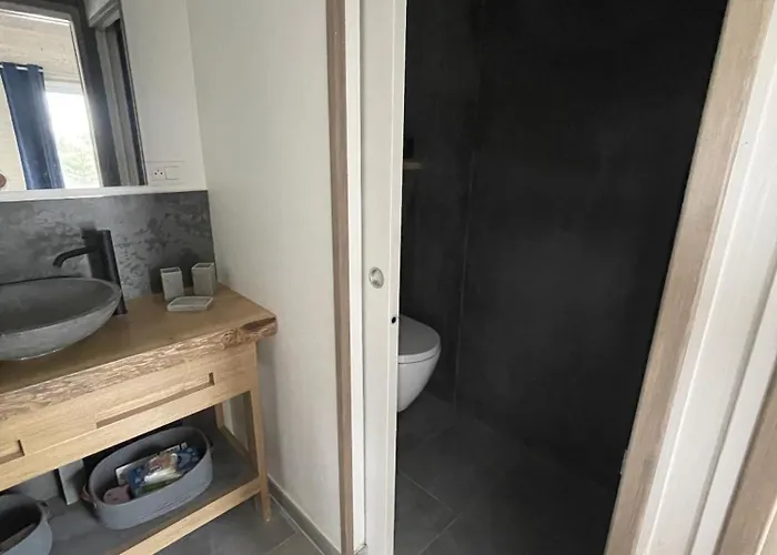 Gisèle Appartement Les Attaques